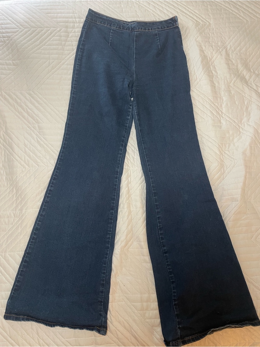 Forever 21 High-Waist Dark Blue Flare Women’s Jeans
